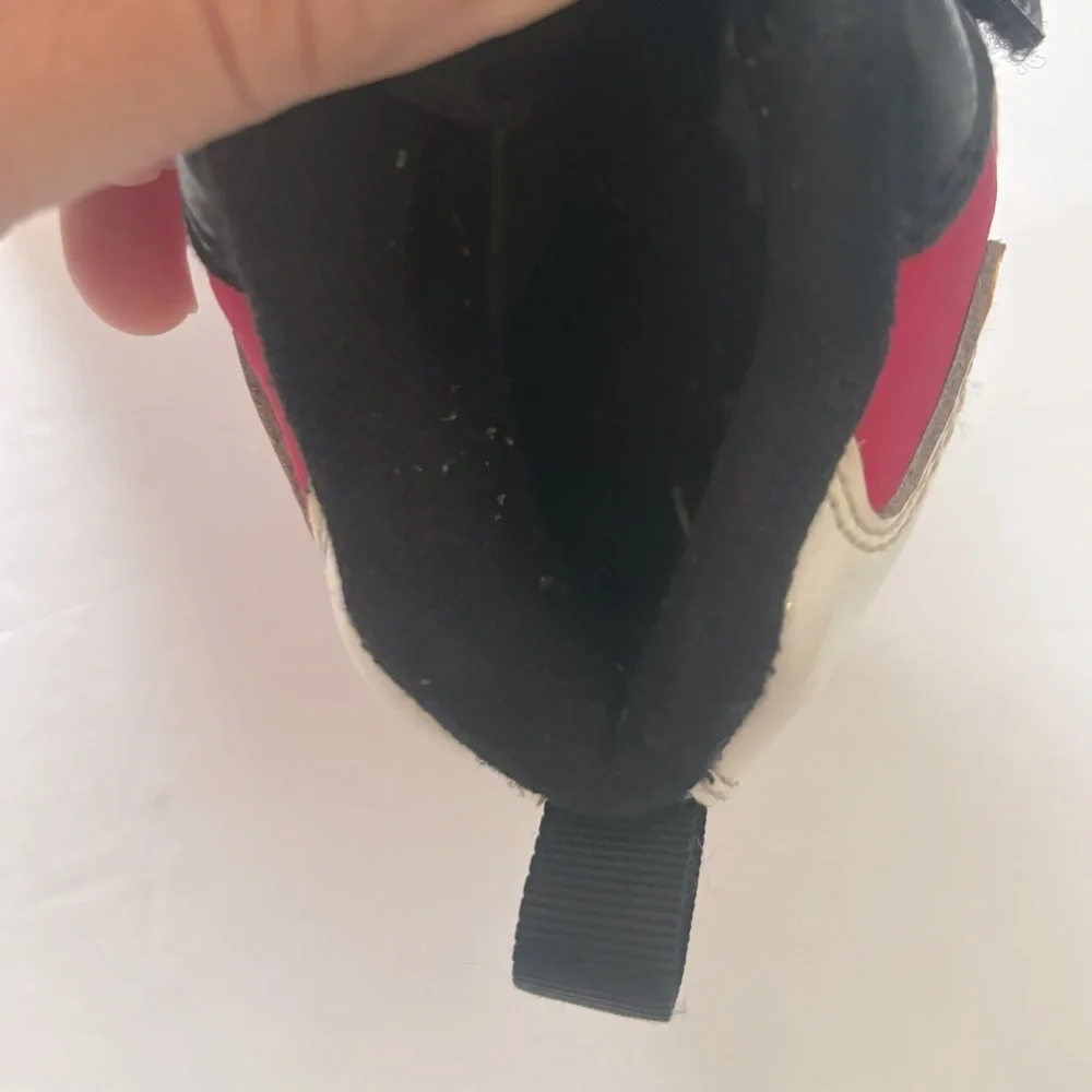 Nike youth girl athletic ankle support tennis shoes.size 1.5Y color pink/black.